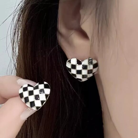 Black and White Enameled Checkered Heart Stud Earrings - Picture 1 of 11